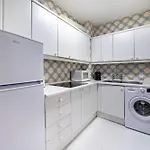 Oceanfront Retreat: Your Serene Oasis By The Sea! דירה מארבלה