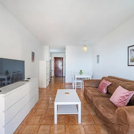 Oceanfront Retreat: Your Serene Oasis By The Sea! Appartement *