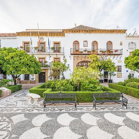 Apartament Oceanfront Retreat: Your Serene Oasis By The Sea! Marbella