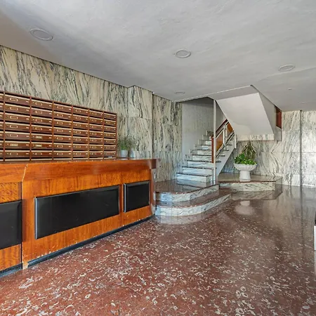 Appartement Oceanfront Retreat: Your Serene Oasis By The Sea! *