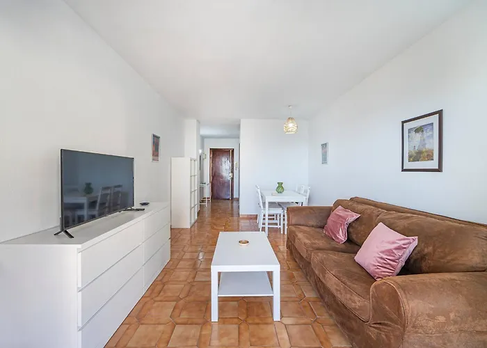 Oceanfront Retreat: Your Serene Oasis By The Sea! Apartament *