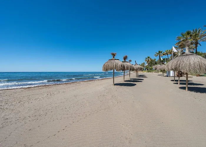 Oceanfront Retreat: Your Serene Oasis By The Sea! Apartament Marbella