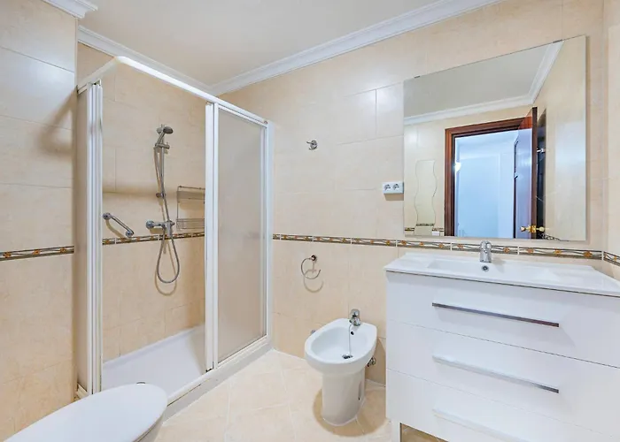 Oceanfront Retreat: Your Serene Oasis By The Sea! Apartament *