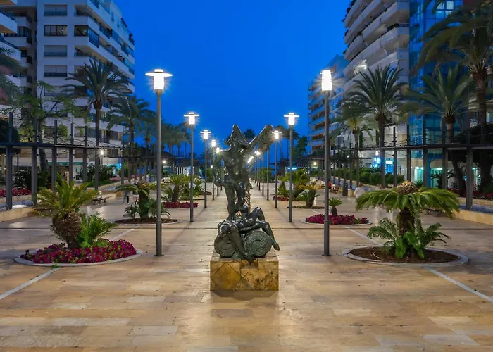 Apartament Oceanfront Retreat: Your Serene Oasis By The Sea! *