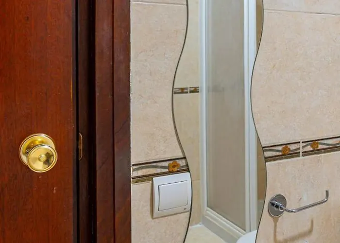 Apartament Oceanfront Retreat: Your Serene Oasis By The Sea! Marbella