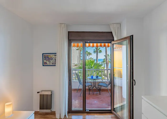 Oceanfront Retreat: Your Serene Oasis By The Sea! * マルベーリャ