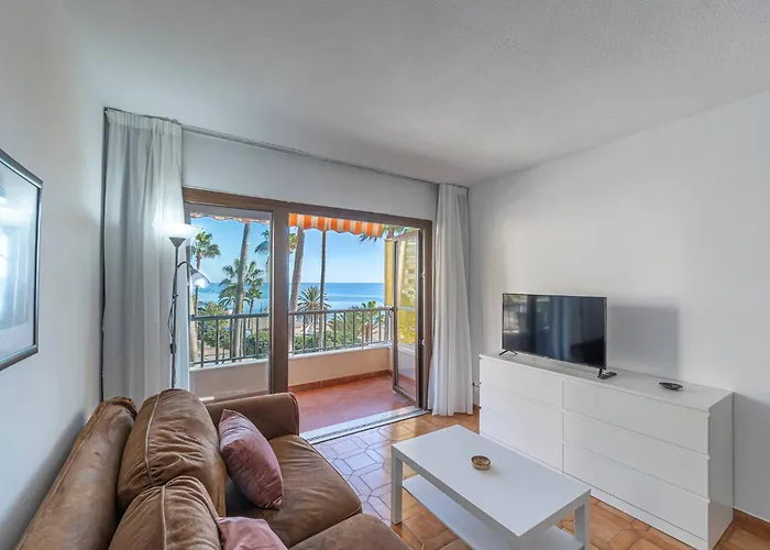 Oceanfront Retreat: Your Serene Oasis By The Sea! * マルベーリャ