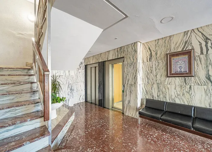 Oceanfront Retreat: Your Serene Oasis By The Sea! Apartament Marbella