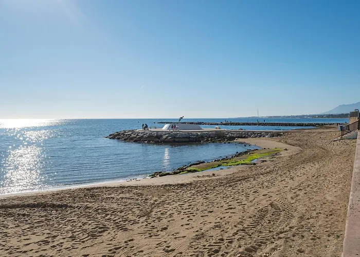 Oceanfront Retreat: Your Serene Oasis By The Sea! *