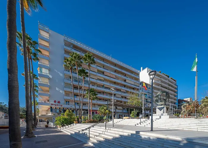 Appartement Oceanfront Retreat: Your Serene Oasis By The Sea! *