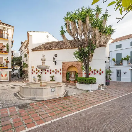 Oceanfront Retreat: Your Serene Oasis By The Sea! Lägenhet Marbella