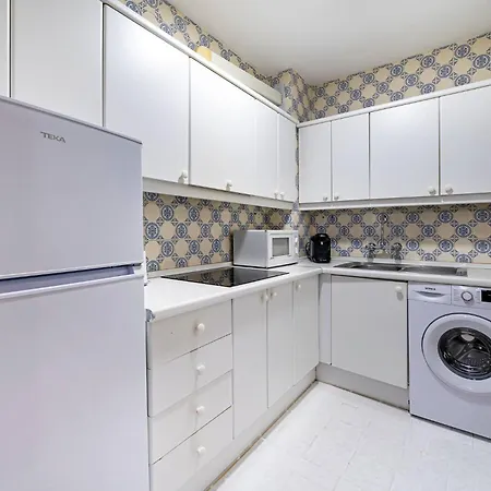 Oceanfront Retreat: Your Serene Oasis By The Sea! Lägenhet Marbella