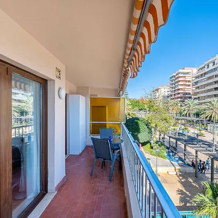 Oceanfront Retreat: Your Serene Oasis By The Sea! Lägenhet Marbella