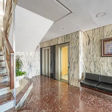 Oceanfront Retreat: Your Serene Oasis By The Sea! Lägenhet Marbella